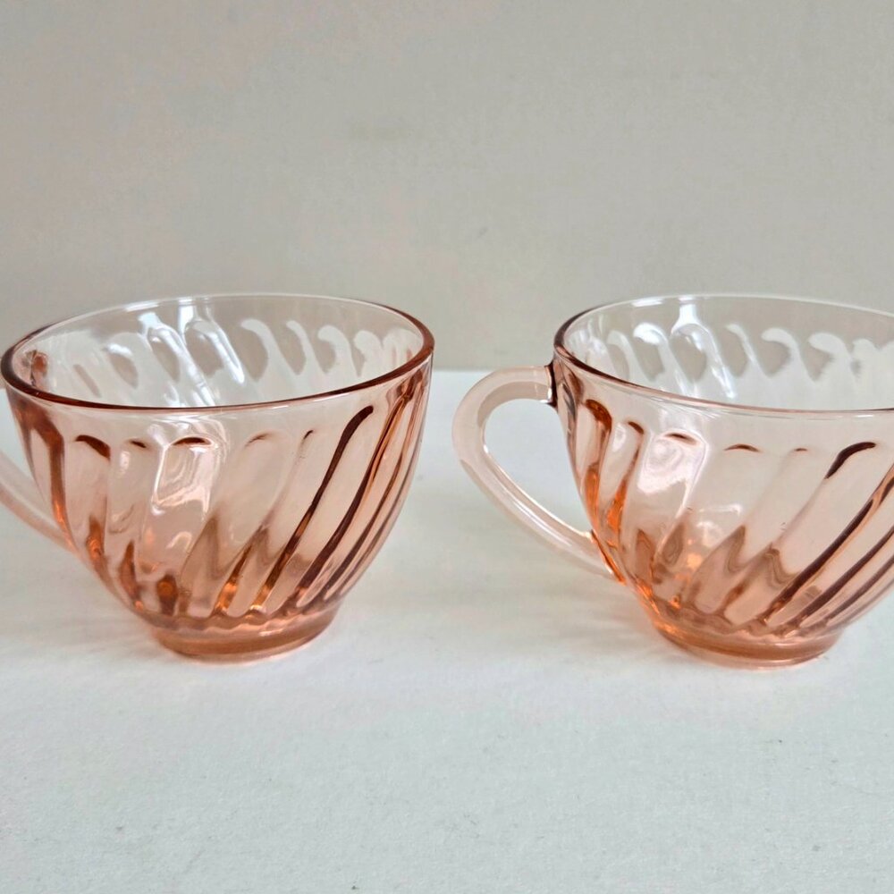 2 vintage pink glass swirl design cups. Retro kitchen. Made in Indonesia. - Picture 3 of 6